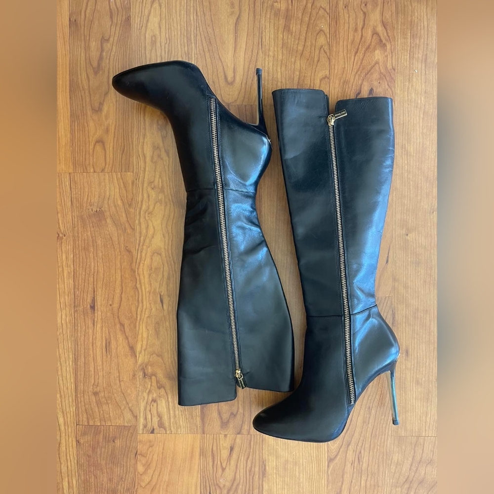 Michele Kors black leather size 7.5 heeled boots